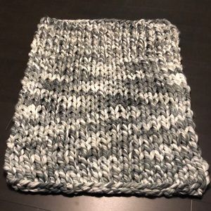 NWOT Big Knot Chunky Throw Blanket